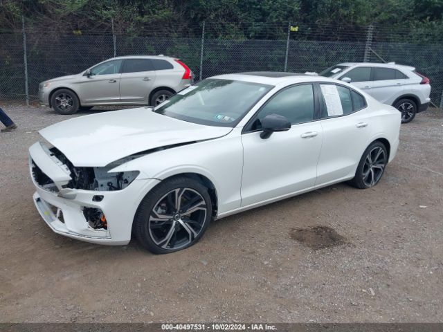 7JRL12FV0PG240838 Volvo S60 B5 Core Dark Theme