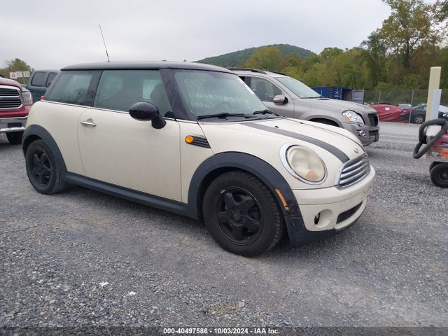 2008 MINI COOPER WMWMF33538TU68997 Photo 0