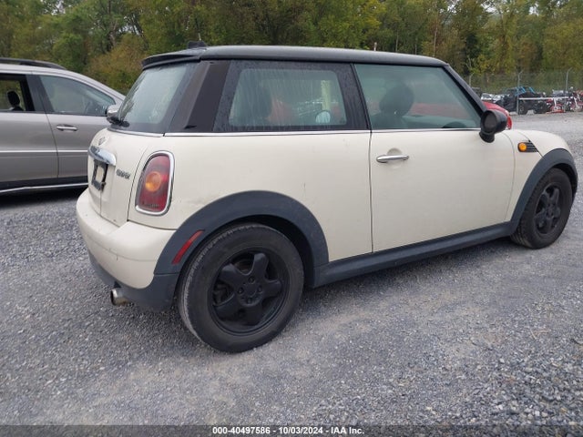2008 MINI COOPER WMWMF33538TU68997 Photo 3
