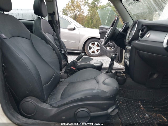2008 MINI COOPER WMWMF33538TU68997 Photo 4