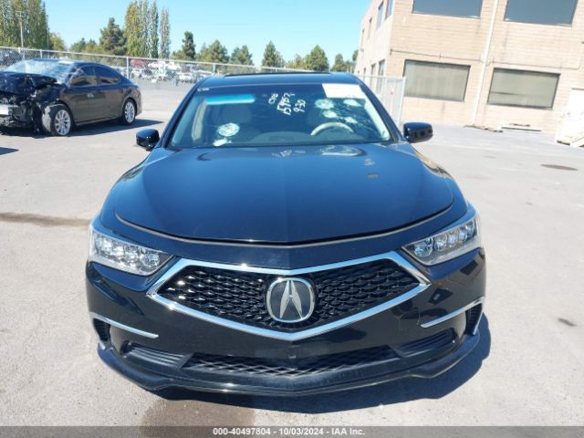 JH4KC1F5XJC000143 Acura RLX