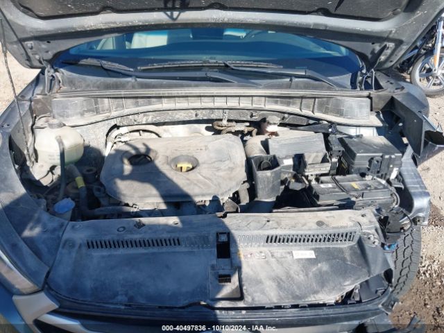 KM8J3CA47HU562766 Hyundai TUCSON SE