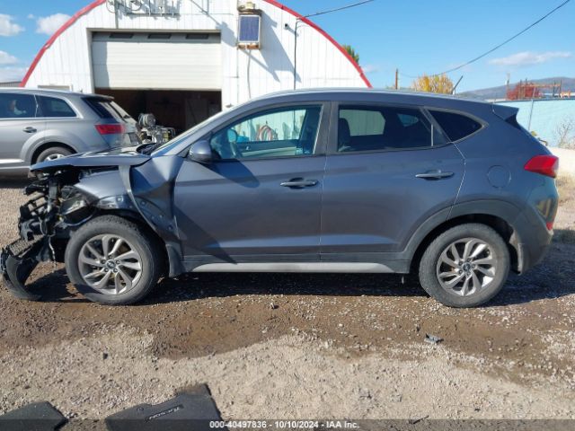 KM8J3CA47HU562766 Hyundai TUCSON SE