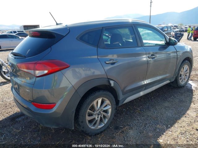 KM8J3CA47HU562766 Hyundai TUCSON SE