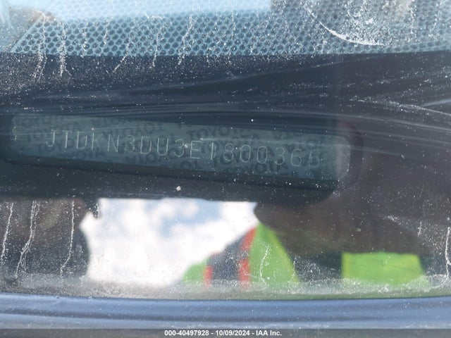 Toyota Prius Two 2014 JTDKN3DU3E1800365 Image 17