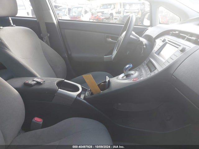 Toyota Prius Two 2014 JTDKN3DU3E1800365 Image 5