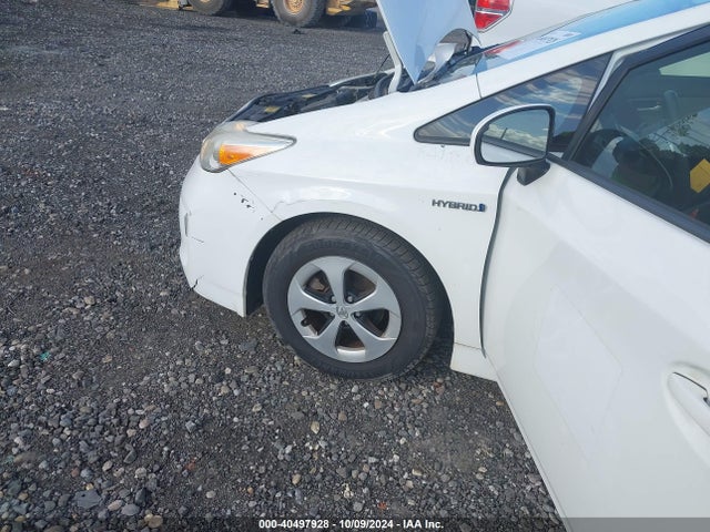 Toyota Prius Two 2014 JTDKN3DU3E1800365 Image 6