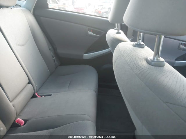 Toyota Prius Two 2014 JTDKN3DU3E1800365 Image 8