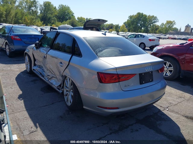 2016 AUDI A3 WAUA7GFF9G1025789 Photo 2