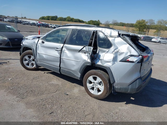Toyota Rav4 Xle 2019 JTMP1RFV3KD501995 Image 3
