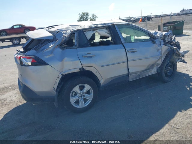 Toyota Rav4 Xle 2019 JTMP1RFV3KD501995 Image 4