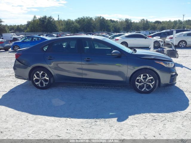 3KPF24AD9ME326003 KIA Forte Lxs