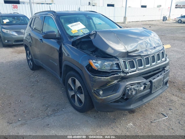 3C4NJCBB8JT102847 Jeep Compass Latitude Fwd