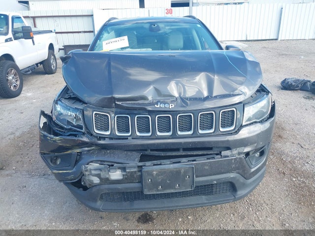 3C4NJCBB8JT102847 Jeep Compass Latitude Fwd
