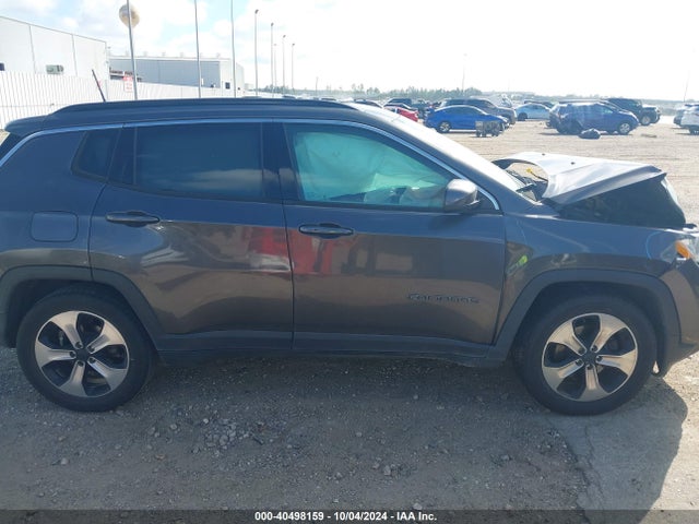 3C4NJCBB8JT102847 Jeep Compass Latitude Fwd