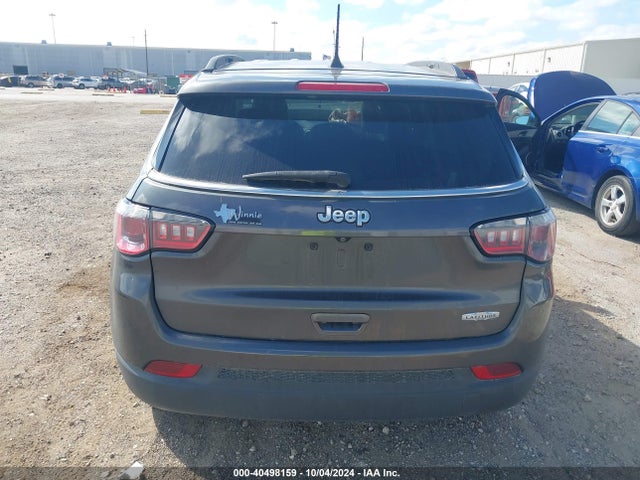 3C4NJCBB8JT102847 Jeep Compass Latitude Fwd