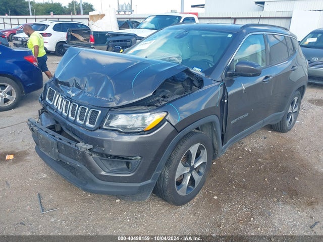 3C4NJCBB8JT102847 Jeep Compass Latitude Fwd