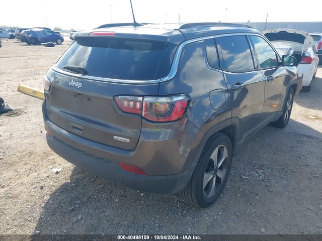 3C4NJCBB8JT102847 Jeep Compass Latitude Fwd
