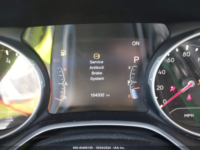 3C4NJCBB8JT102847 Jeep Compass Latitude Fwd