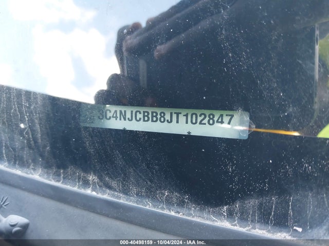 3C4NJCBB8JT102847 Jeep Compass Latitude Fwd
