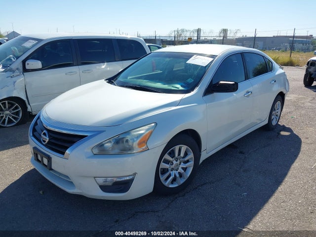 Nissan Altima 2.5 S 2014 1N4AL3AP5EN382356 Image 2