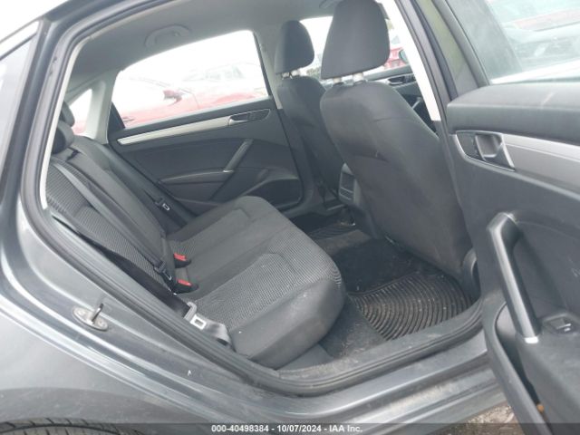 1VWAT7A39HC021692 Volkswagen Passat 1.8t S