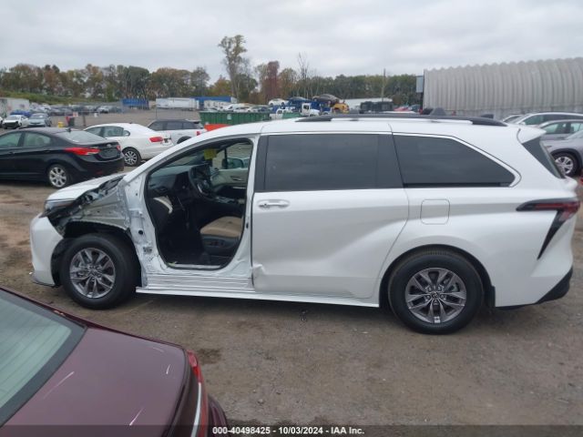 5TDJRKEC0RS186867 Toyota SIENNA XLE