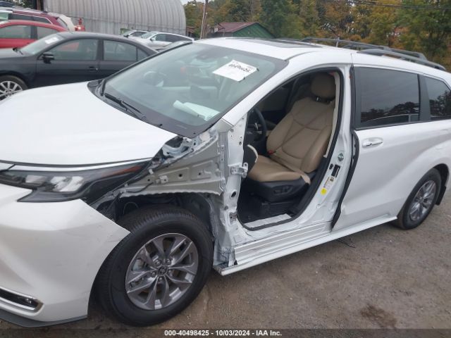 5TDJRKEC0RS186867 Toyota SIENNA XLE