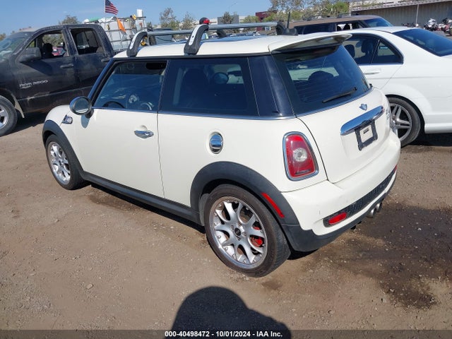 2007 MINI COOPER S WMWMF73537TL87813 Photo 2