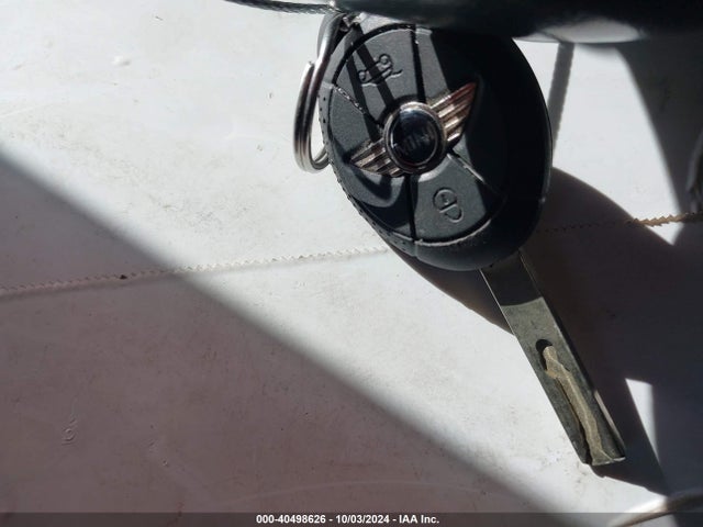 2006 MINI COOPER S WMWRE33516TJ37678 Photo 10