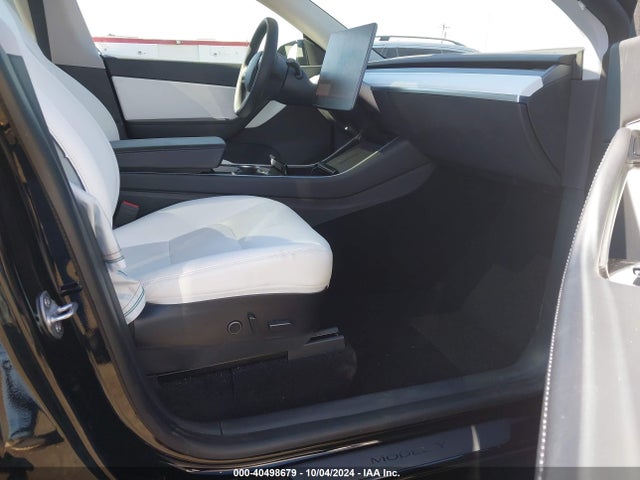 2021 TESLA MODEL Y 5YJYGDEF2MF097986 Photo 4