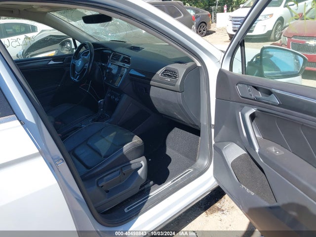 3VV5B7AX5JM004713 Volkswagen Tiguan 2.0t Sel Premium