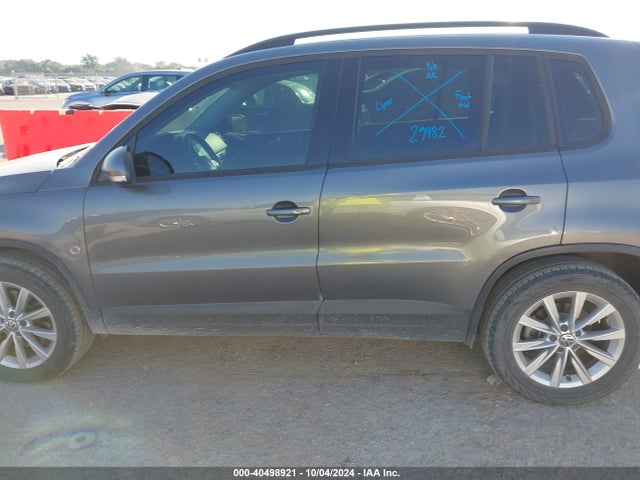 WVGAV7AX6JK004551 Volkswagen Tiguan Limited 2.0t