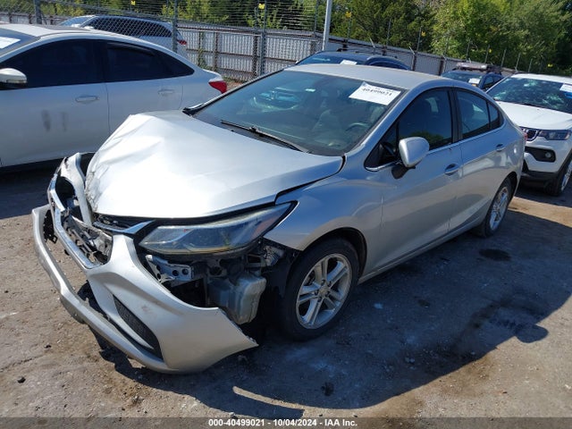 Chevrolet Cruze Lt Auto 2018 1G1BE5SM1J7124738 Image 2