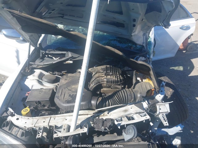 2C3CCAEG9FH779875 Chrysler 300C