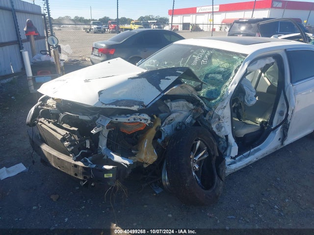 2C3CCAEG9FH779875 Chrysler 300C