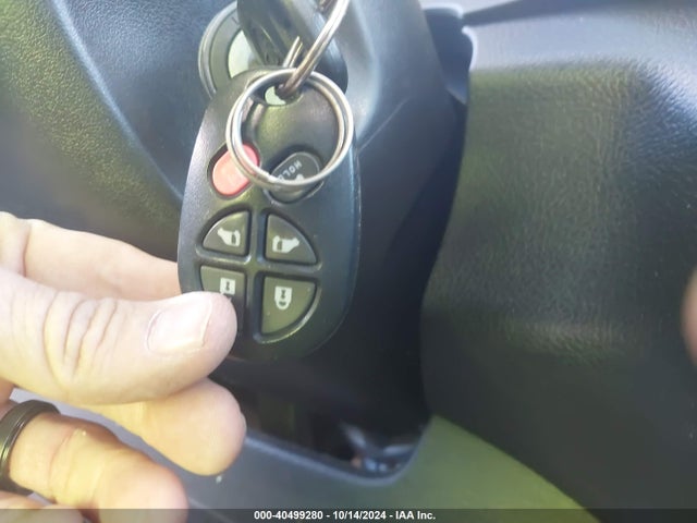 5TDXZ3DC5LS031871 Toyota SIENNA SE