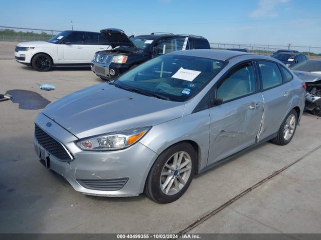 Ford FOCUS SE 2018 1FADP3F29JL279915 Image 2