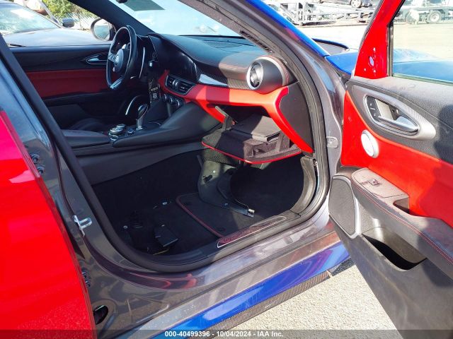 ZARFAEAVXJ7567233 Alfa Romeo Giulia Quadrifoglio Rwd