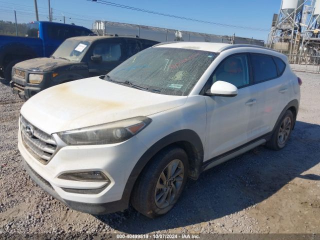 KM8J33A40HU400414 Hyundai TUCSON SE