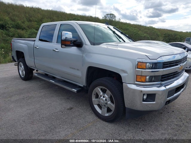 2015 1GC1KWE80FF516364 main image