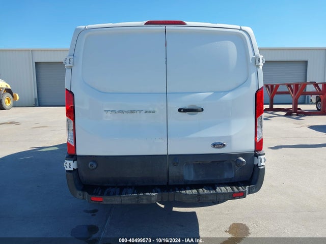 Ford Transit-250 2019 1FTYR2YM9KKB70702 Image 16