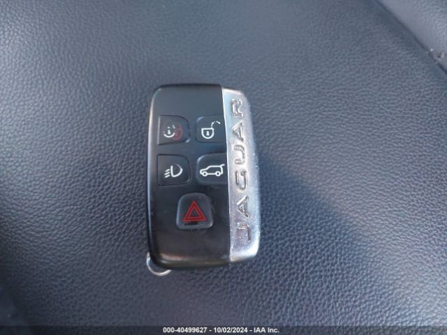 SADCJ2GXXJA237992 Jaguar F-pace 30t Premium