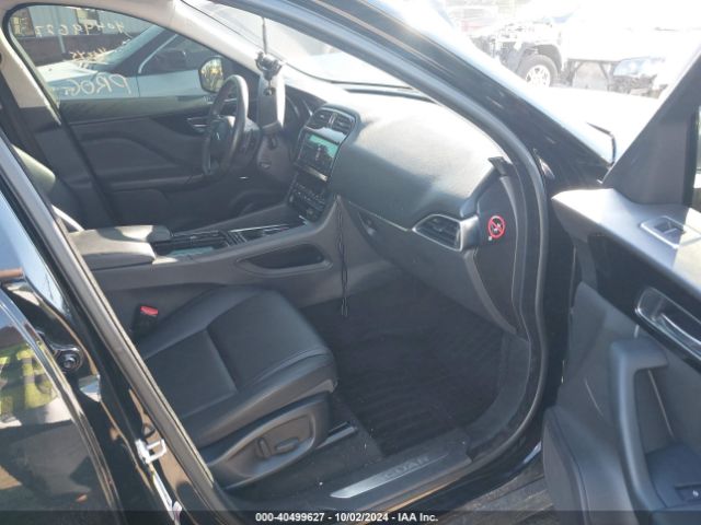 SADCJ2GXXJA237992 Jaguar F-pace 30t Premium