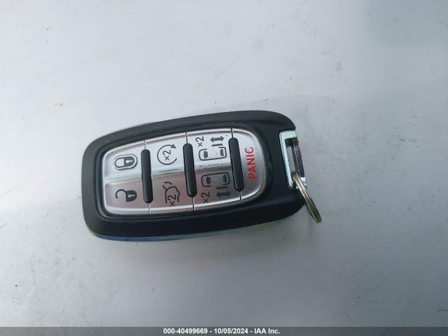 2C4RC1CG6PR568153 Chrysler Voyager Lx