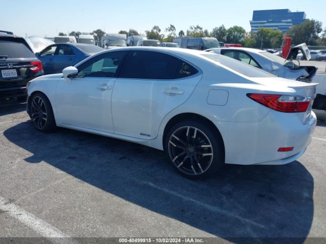 JTHBW1GG3F2090806 Lexus ES 300H