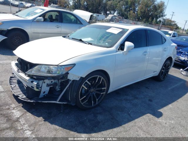 JTHBW1GG3F2090806 Lexus ES 300H