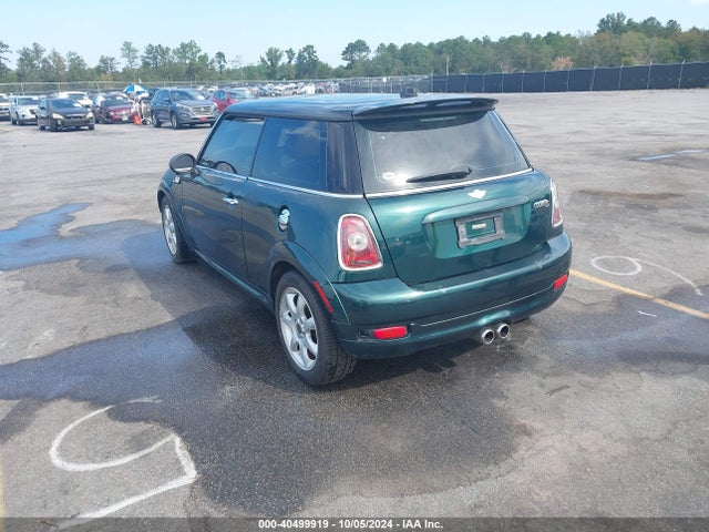 2010 MINI COOPER S WMWMF7C53ATZ71815 Photo 2