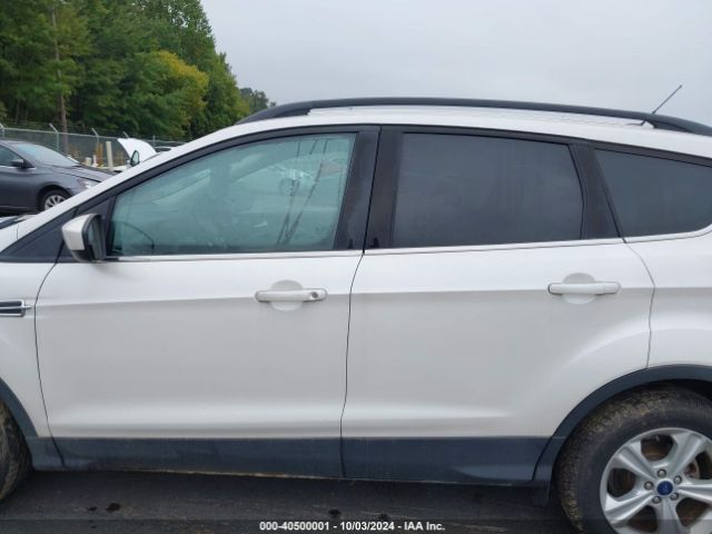 1FMCU9G94FUC82229 Ford ESCAPE SE