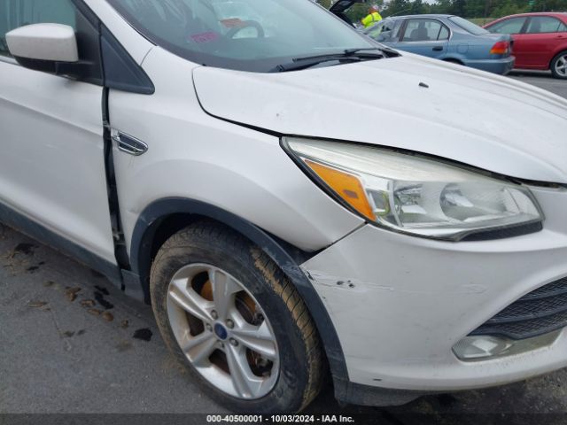 1FMCU9G94FUC82229 Ford ESCAPE SE